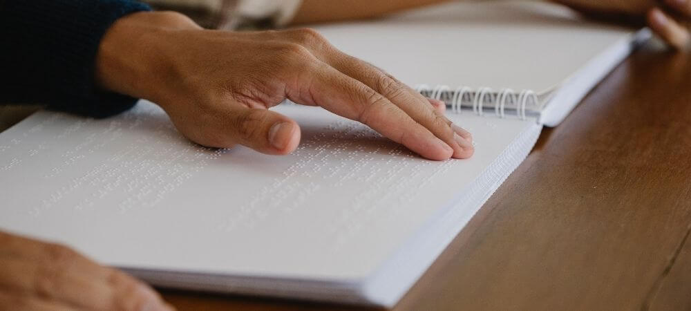Sondage pour recueillir les besoins des lecteurs en situation de handicap visuel, jusqu'au 1er décembre 2024.
